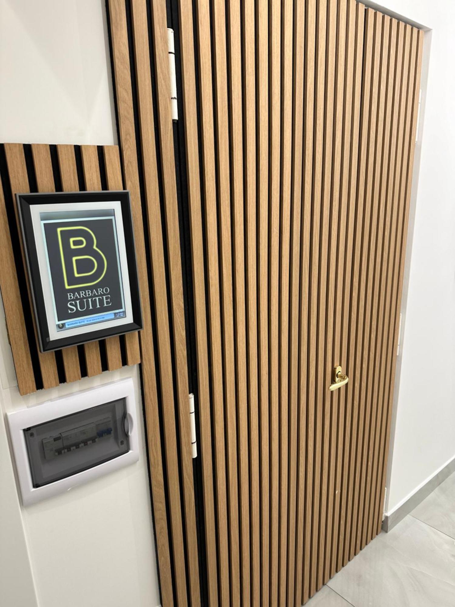Barbaro Suite & Apartment ナポリ エクステリア 写真